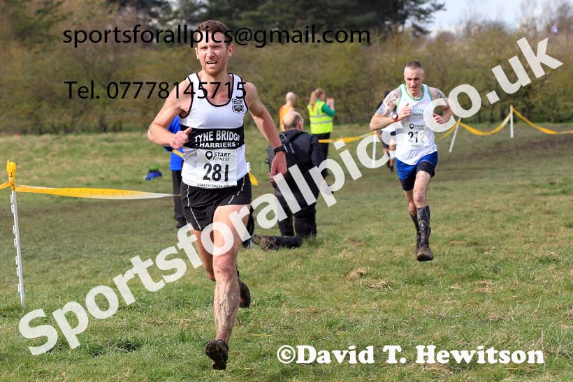 Men 35 to 60 in the 2023 BMAF Cross Country Champs., Wallsend. Photo: David T. Hewitson/Sports for All Pics